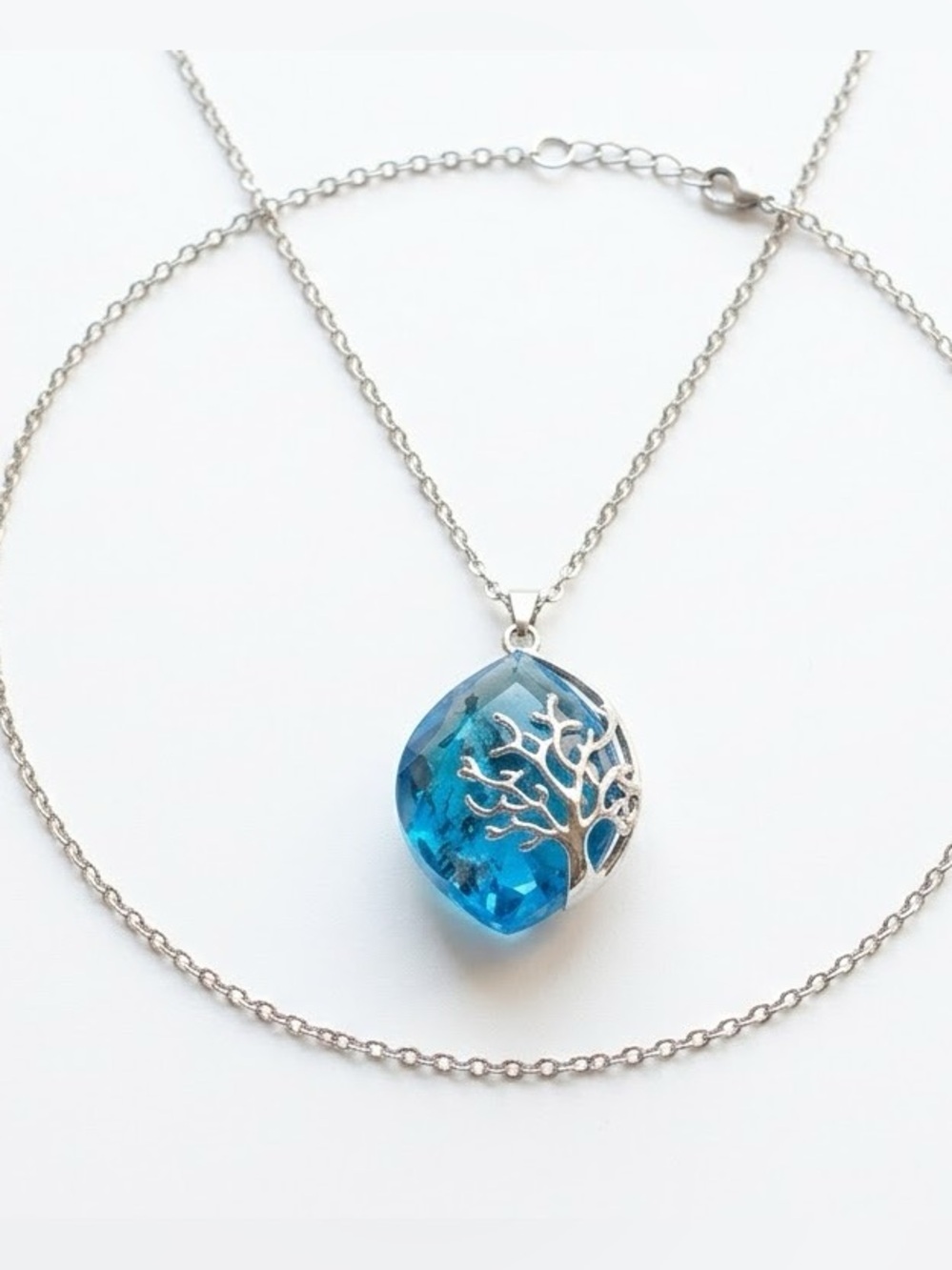 Blue Faceted Resin Teardrop Pendant Necklace Silver Branch Overlay Chain 11.5”